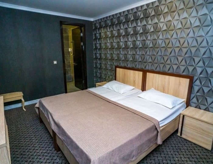 2-х местный 2-х комнатный «Полулюкс» (с балконом) Корпус №2 - Отель «Родина» Новый Афон